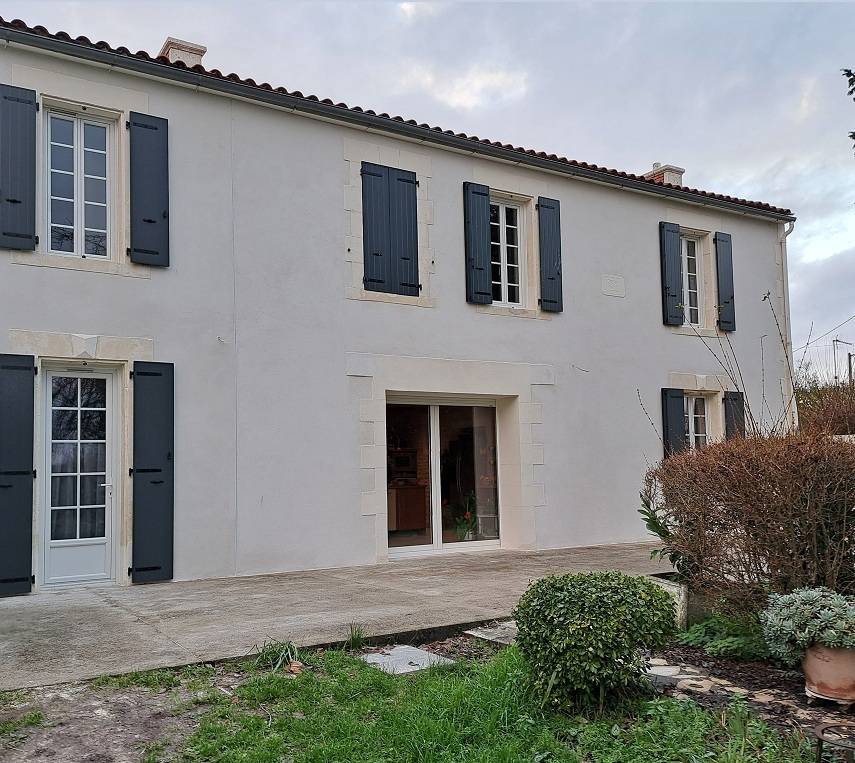peintre-facade-maison-charente-maritime-17-saint-christophe-compressed
