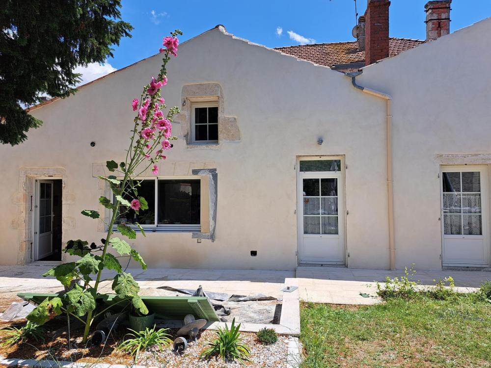 Enduit de façade en Charente-Maritime : Quel choix pour votre maison ?